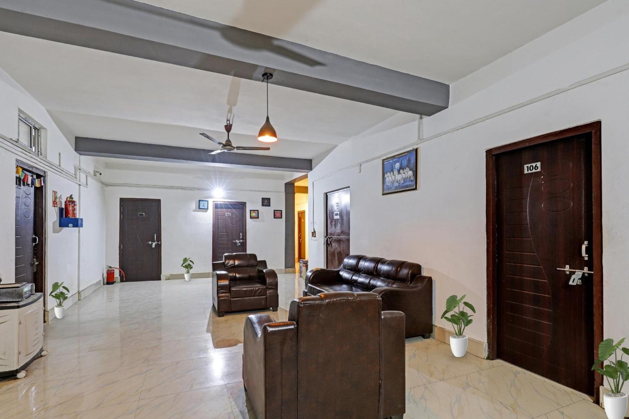 Hotel O Garchuk Market Formerly Trendz Stay Guwahati Bagian luar foto
